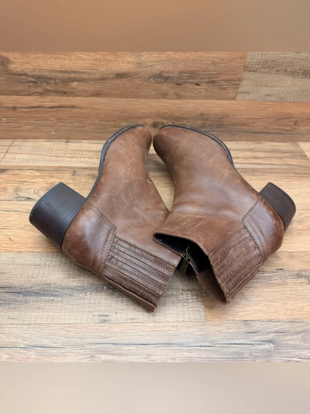 Aquatalia women size 10 Brown Leather Chukka Ankle Boots